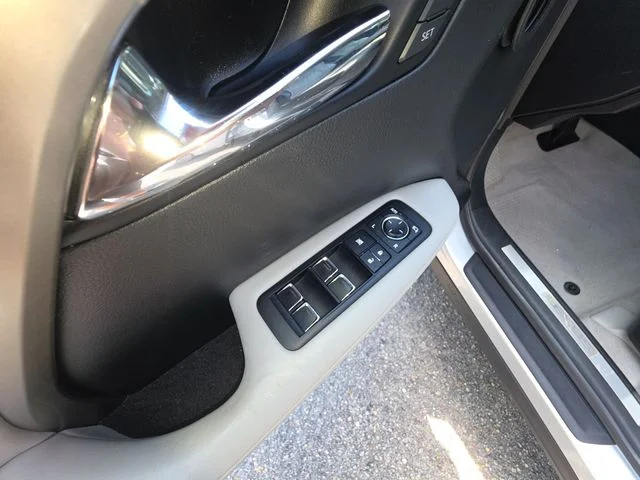 Used 2017  Lexus 350 image 13