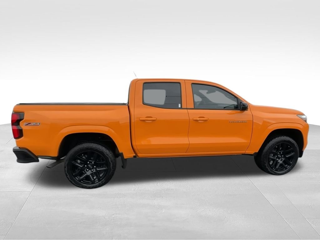 Used 2025 Orange Chevrolet Z71 image 10