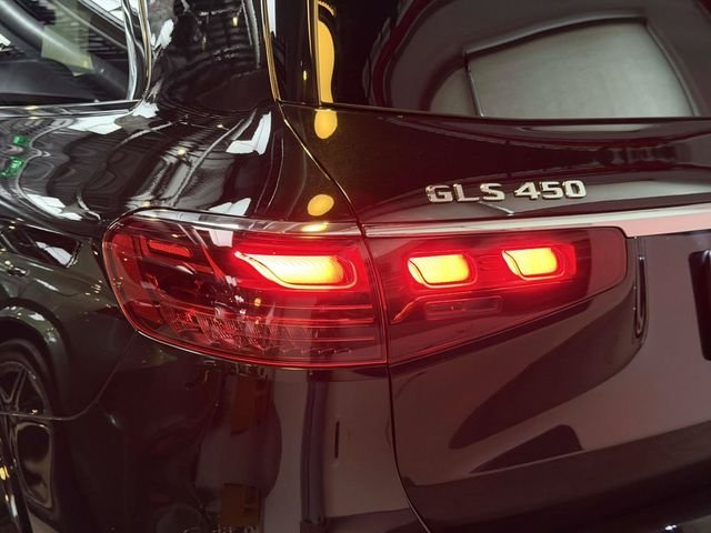 Certified Used 2025 Black Mercedes-Benz GLS 450 image 9