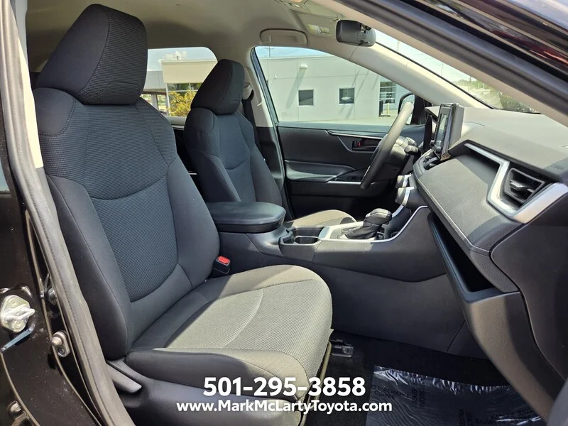 Used 2020 Midnight Black Metallic TOYOTA LE FWD image 18