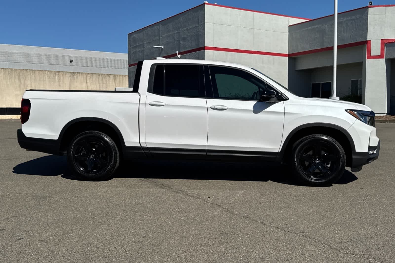 Used 2023 Platinum White Pearl Honda Black Edition image 6