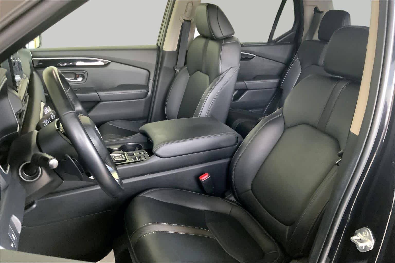 Certified Used 2025 Crystal Black Pearl Honda EX-L image 8
