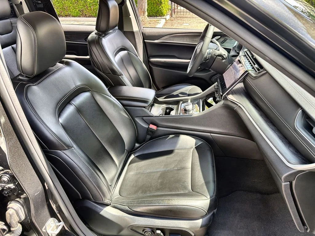 Used 2023 Brown Jeep Limited image 25