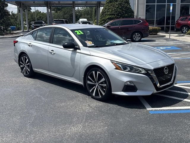 Used 2021 Silver Nissan 2.5 SR image 2