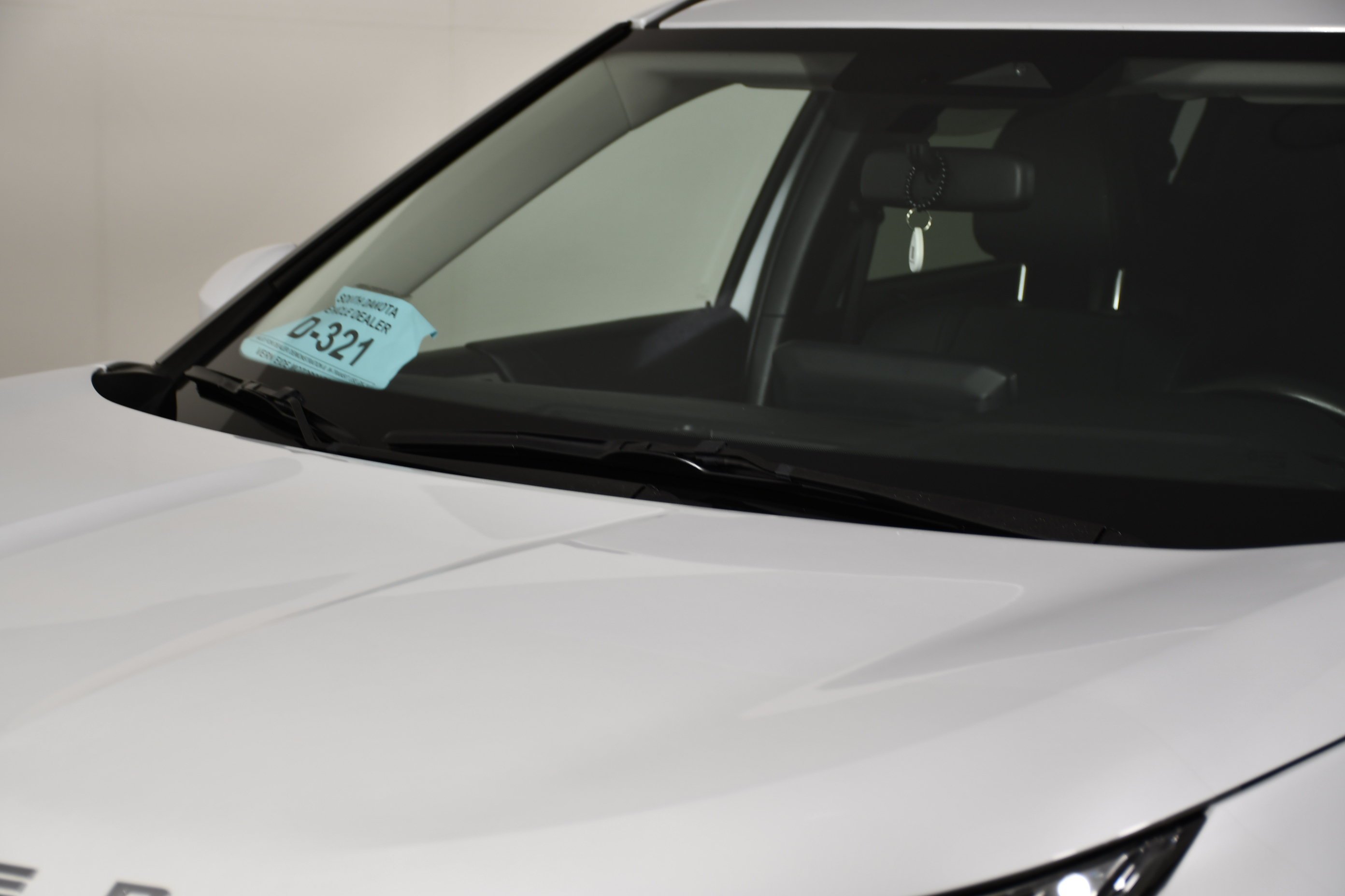Certified Used 2024 White Diamond Mitsubishi SE image 12