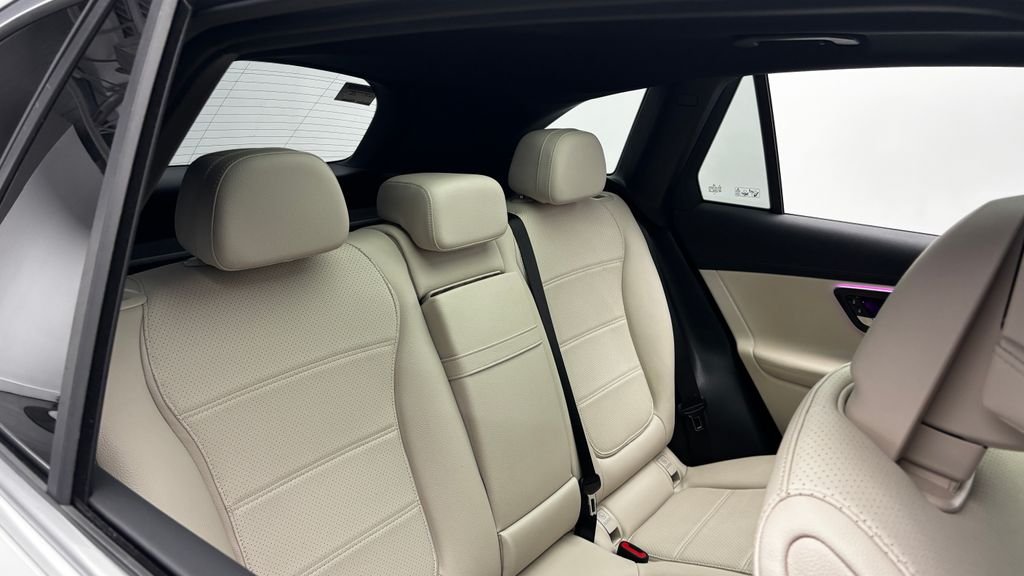 Used 2025 White Mercedes-Benz GLC 300 image 53