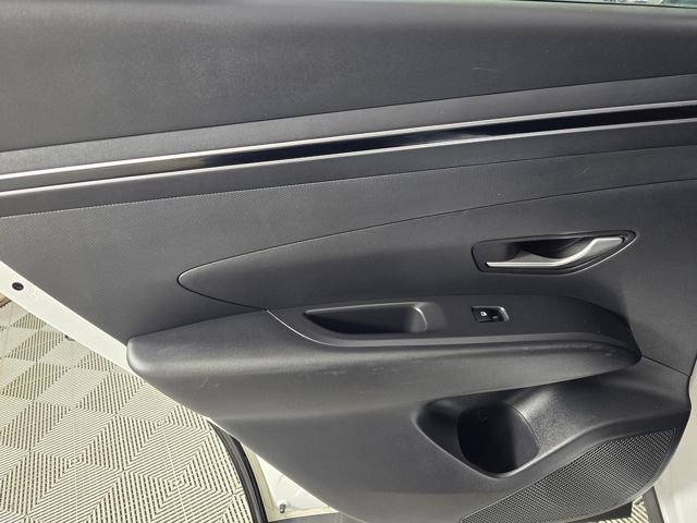 Used 2023 White Pearl Hyundai SEL image 13
