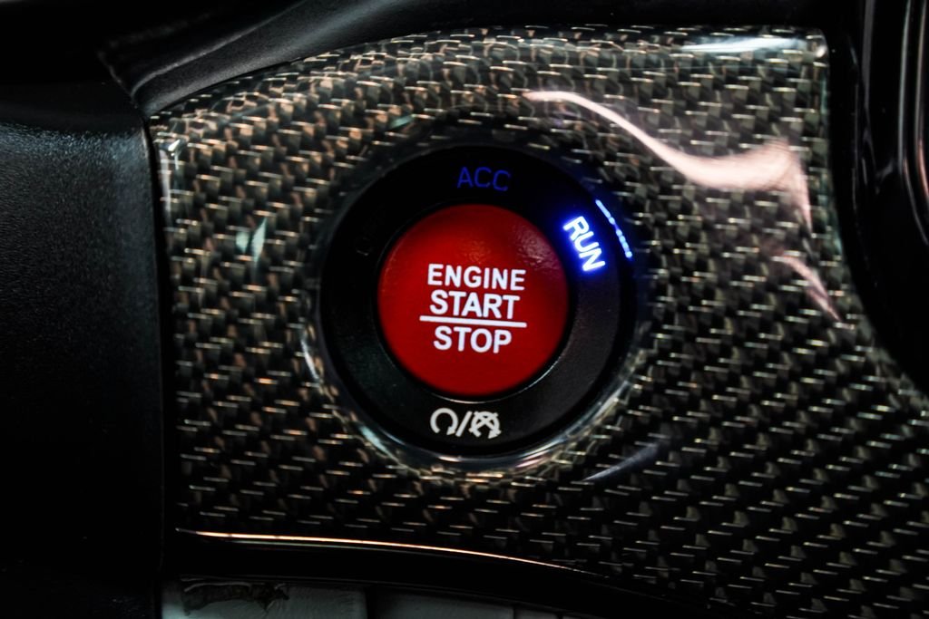 Used 2021 Silver Jeep Trackhawk image 36