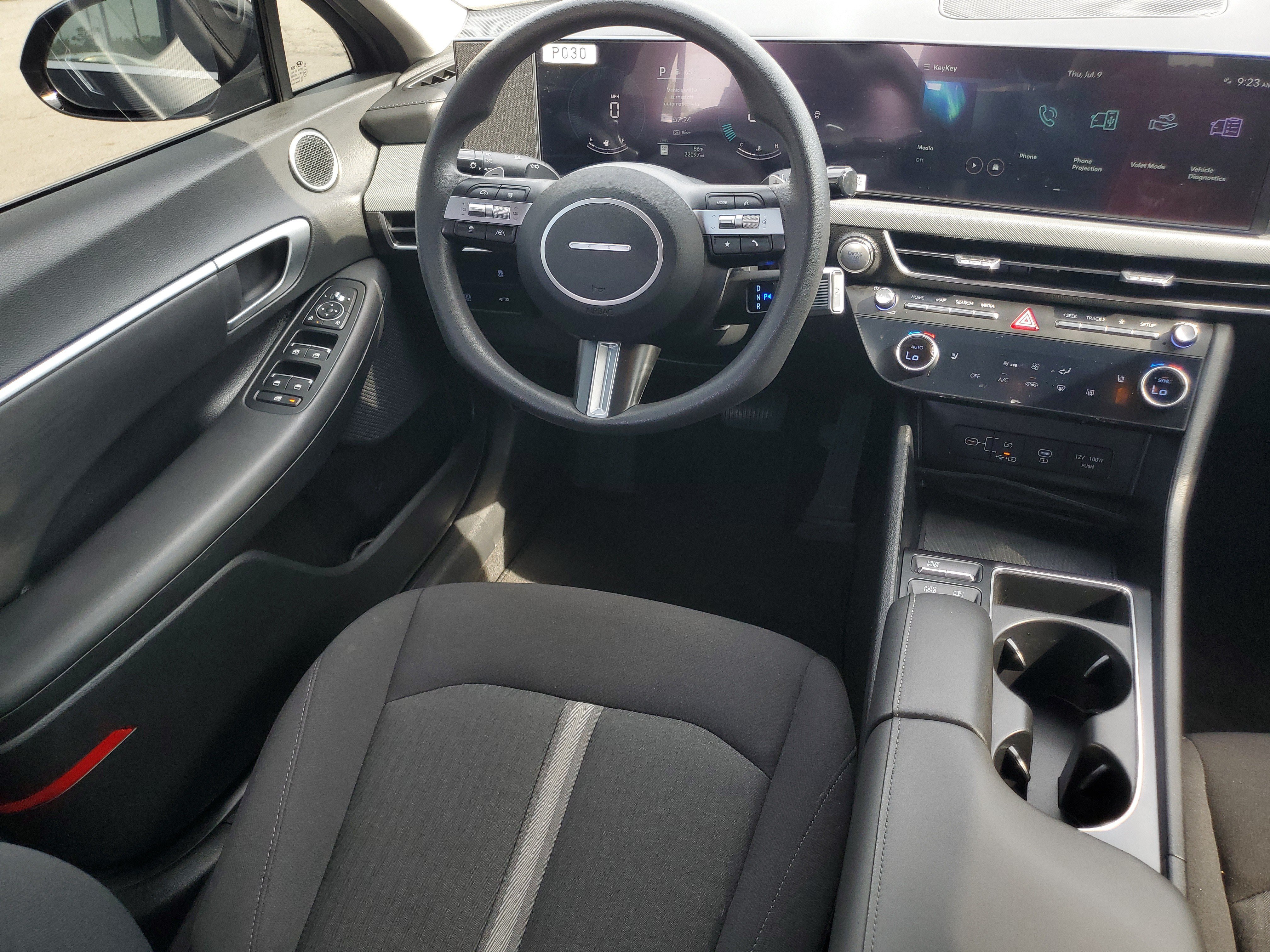 Used 2025 Abyss Black Hyundai SEL image 17