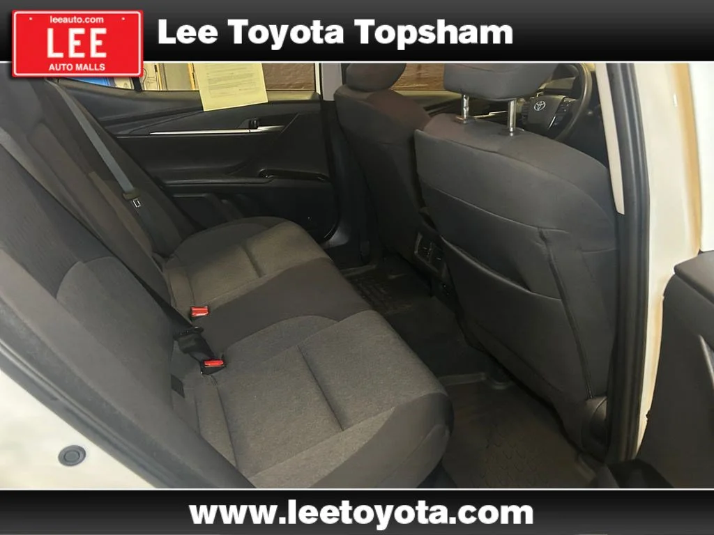 Used 2025 Ice Toyota LE image 17