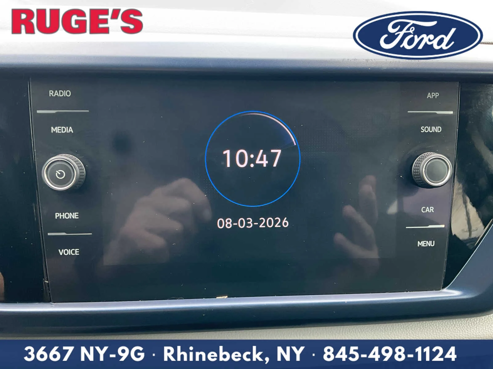 Used 2022 Pyrite Silver Metallic Volkswagen SE image 21