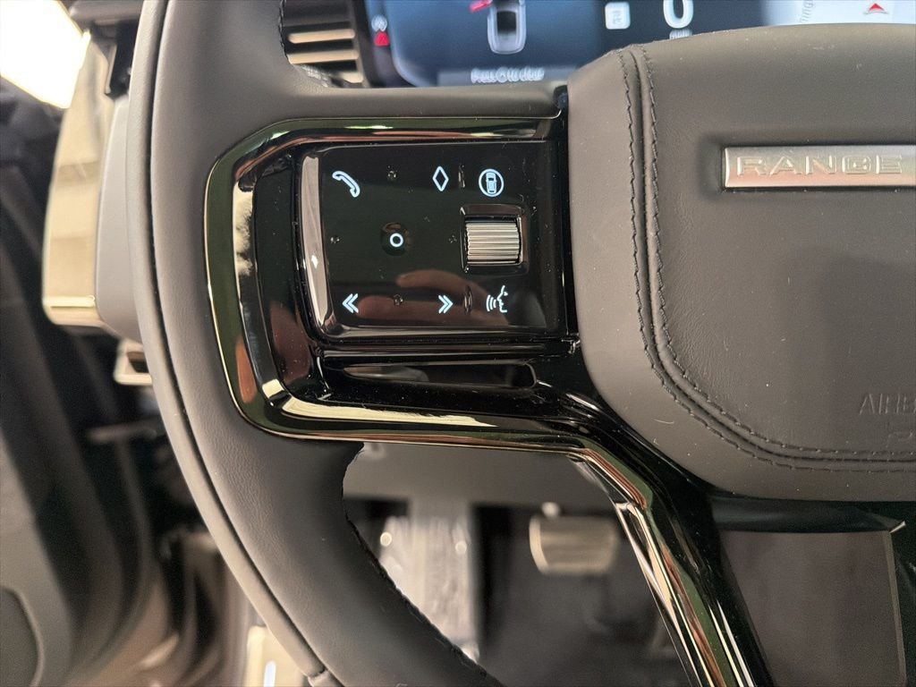 New 2026 Charente Grey Land Rover Dynamic SE image 12