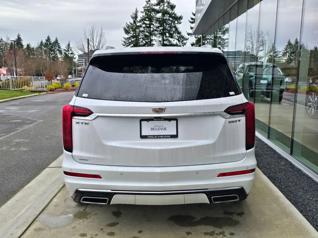 Used 2025 Crystal White Tricoat Cadillac Luxury image 4
