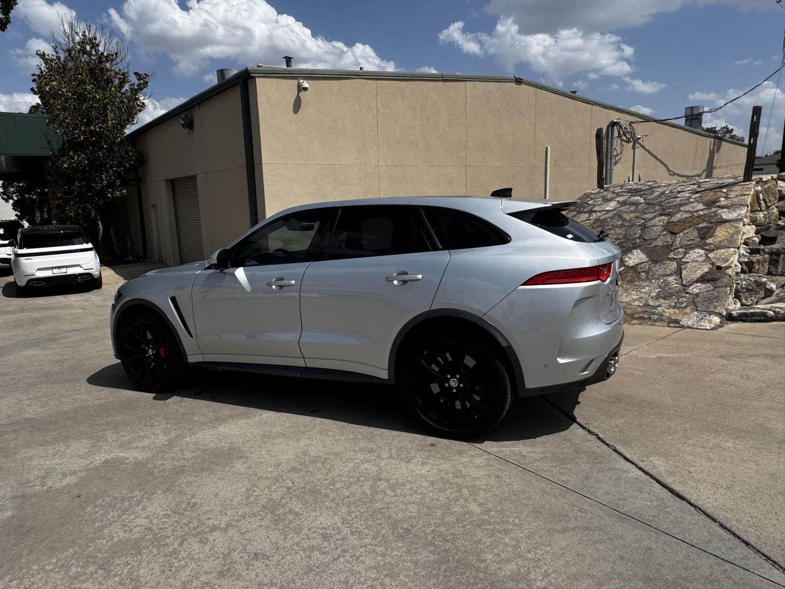 Used 2020 Indus Silver Metallic Jaguar SVR V8 image 5