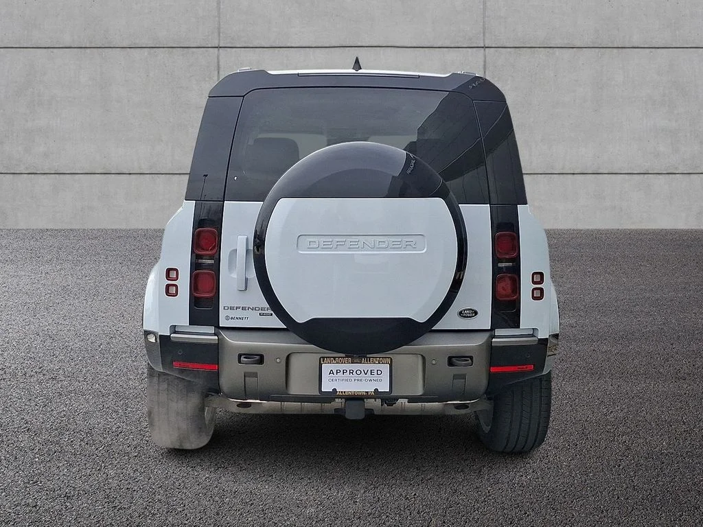 Certified Used 2023  Land Rover X-Dynamic SE image 5