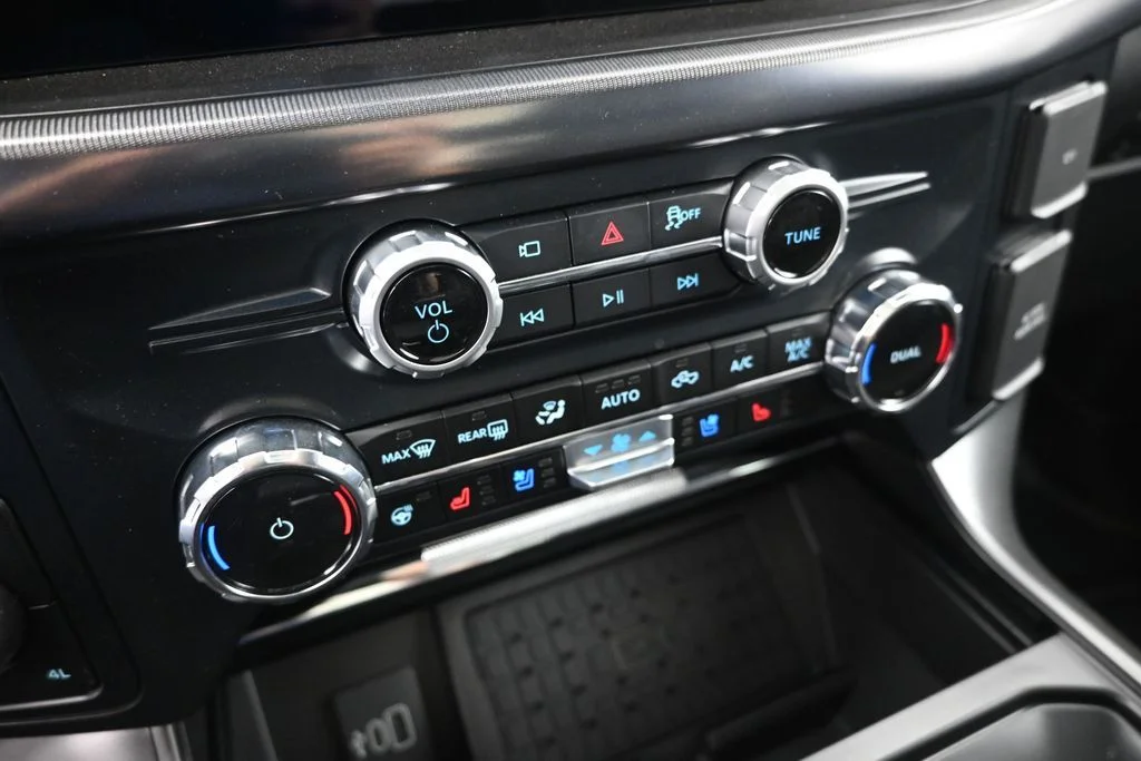 New 2026 Star White Metallic Tri-Coat Ford Lariat image 17