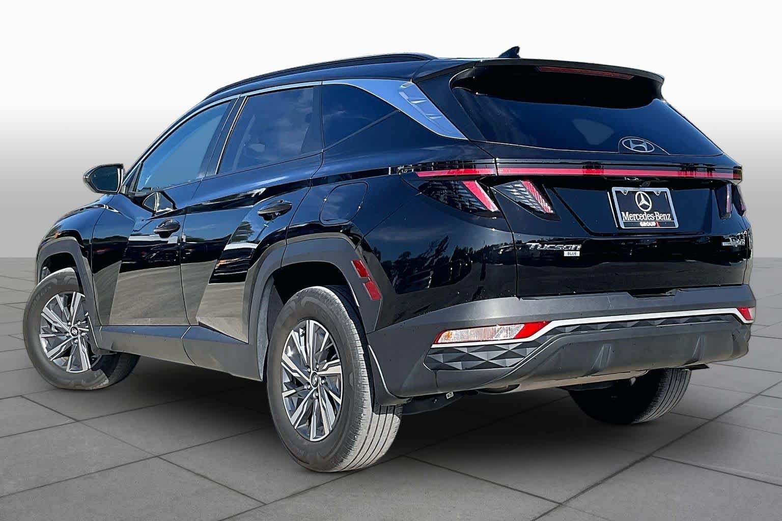 Used 2023 Phantom Black Hyundai Blue image 12