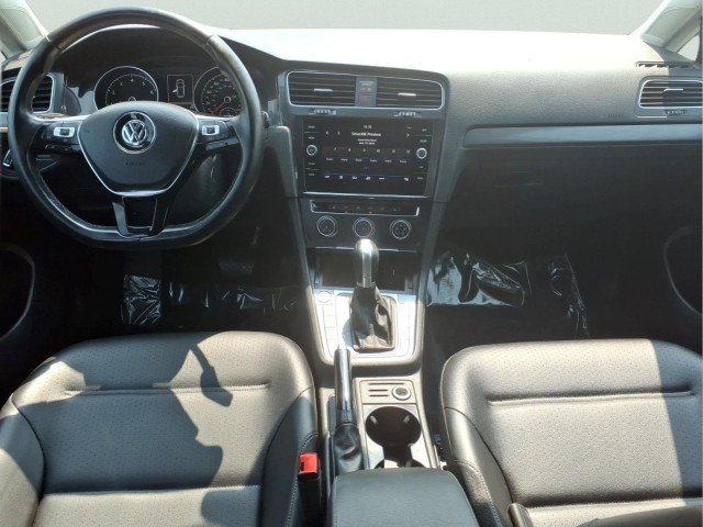 Used 2019  Volkswagen SE image 13
