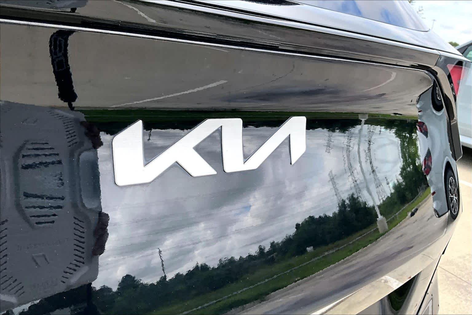 Used 2023 Ebony Black Kia SX-Prestige image 30