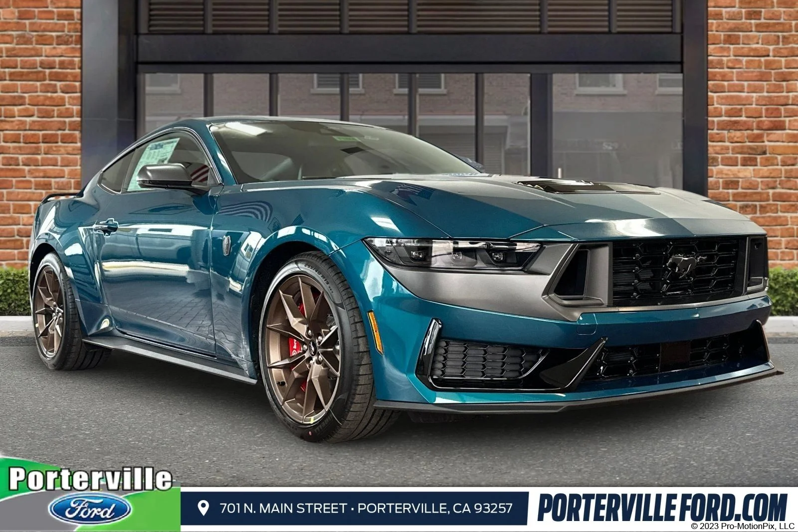 2026 Ford Mustang Dark Horse's photo