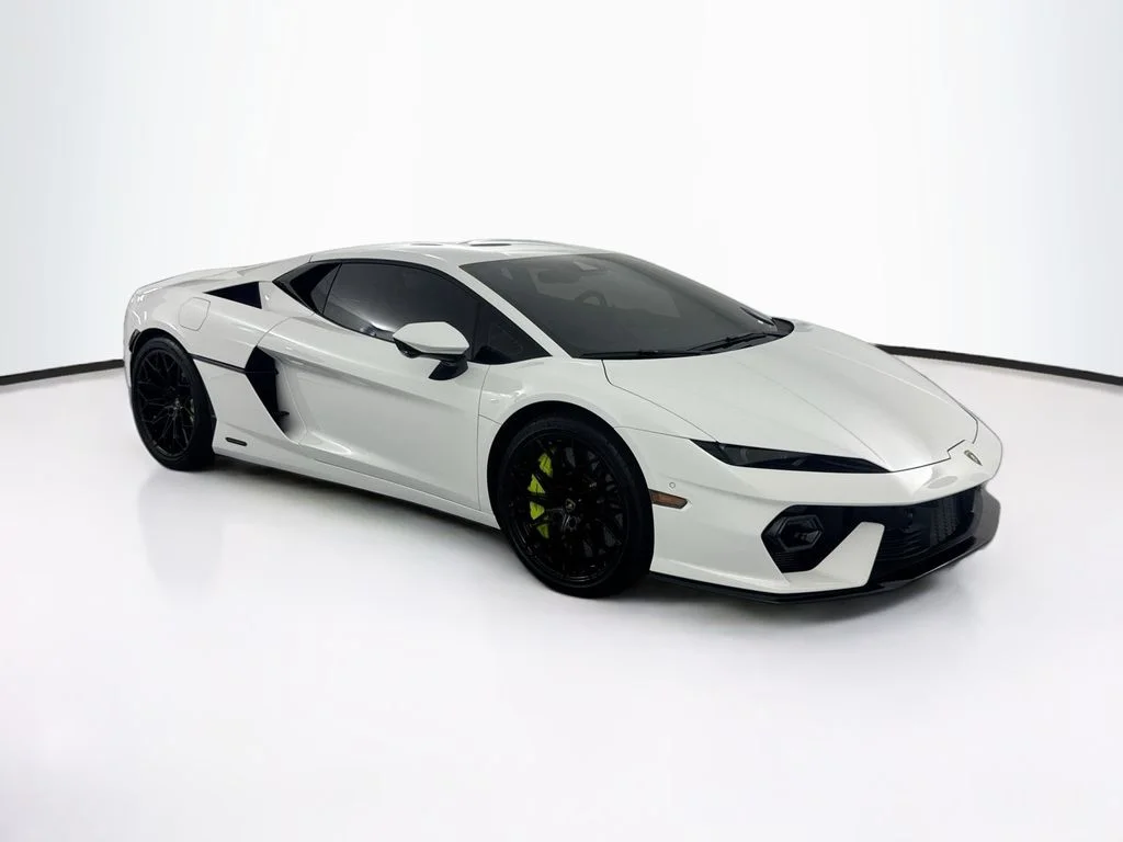 Used 2026 White Lamborghini Base image 3