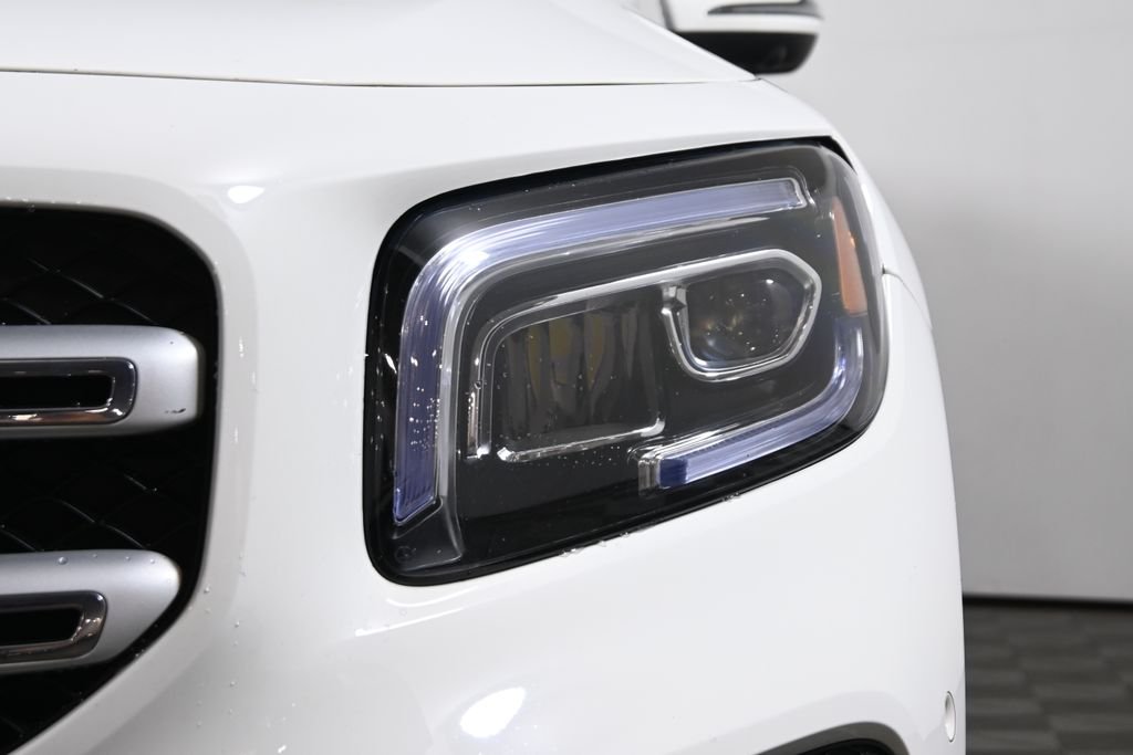 Used 2023 Polar White Mercedes-Benz GLB 250 image 11