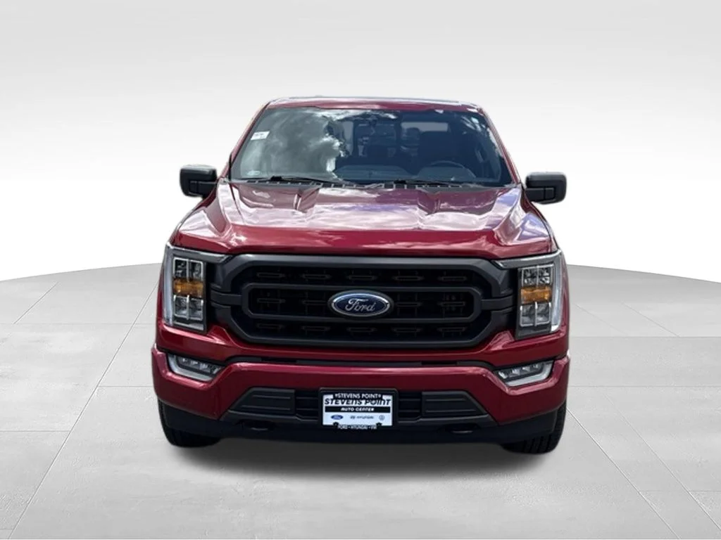 Used 2022 Rapid Red Metallic Tinted Clearcoat Ford XLT image 10