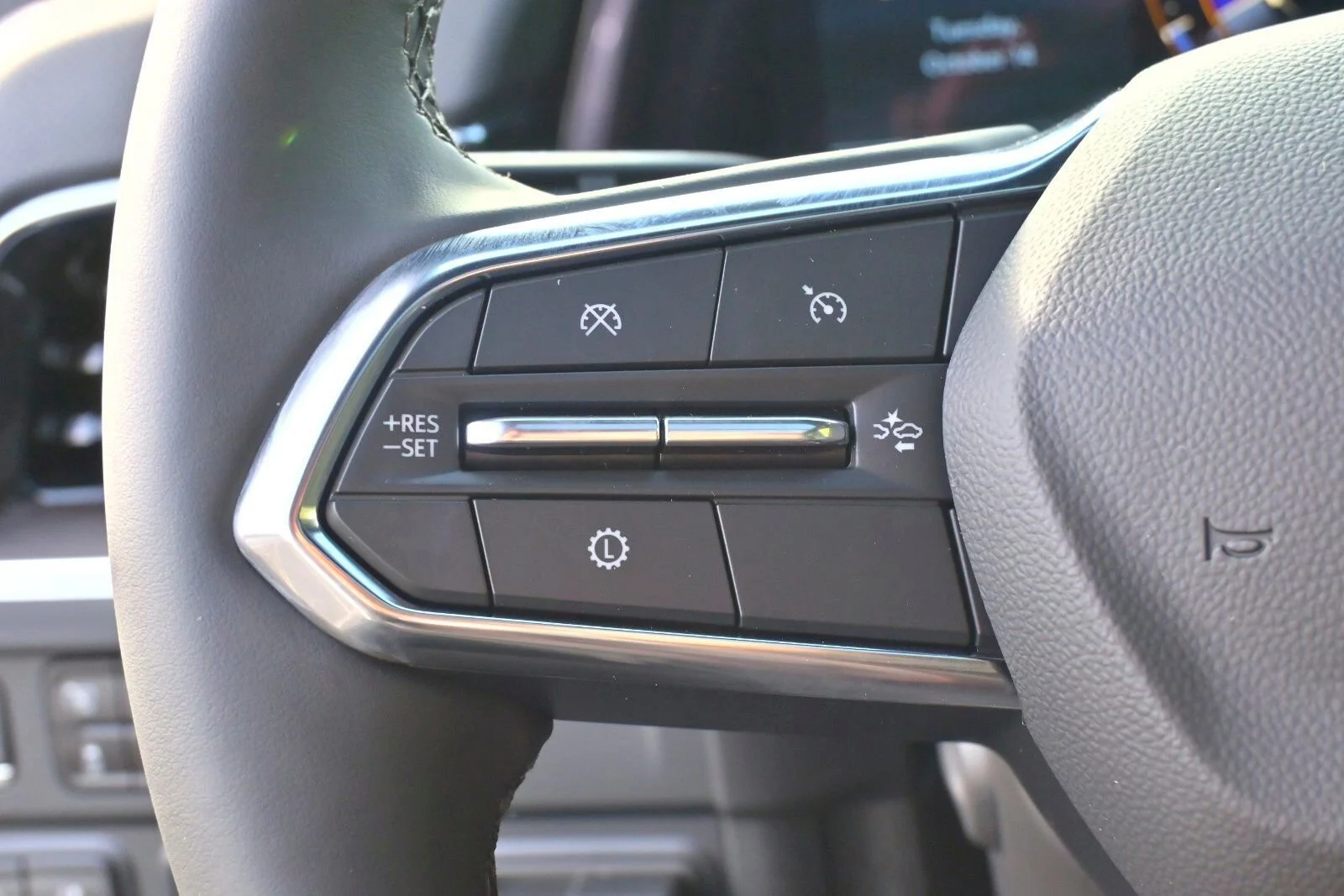 2026 Chevrolet Suburban Premier - Photo 39
