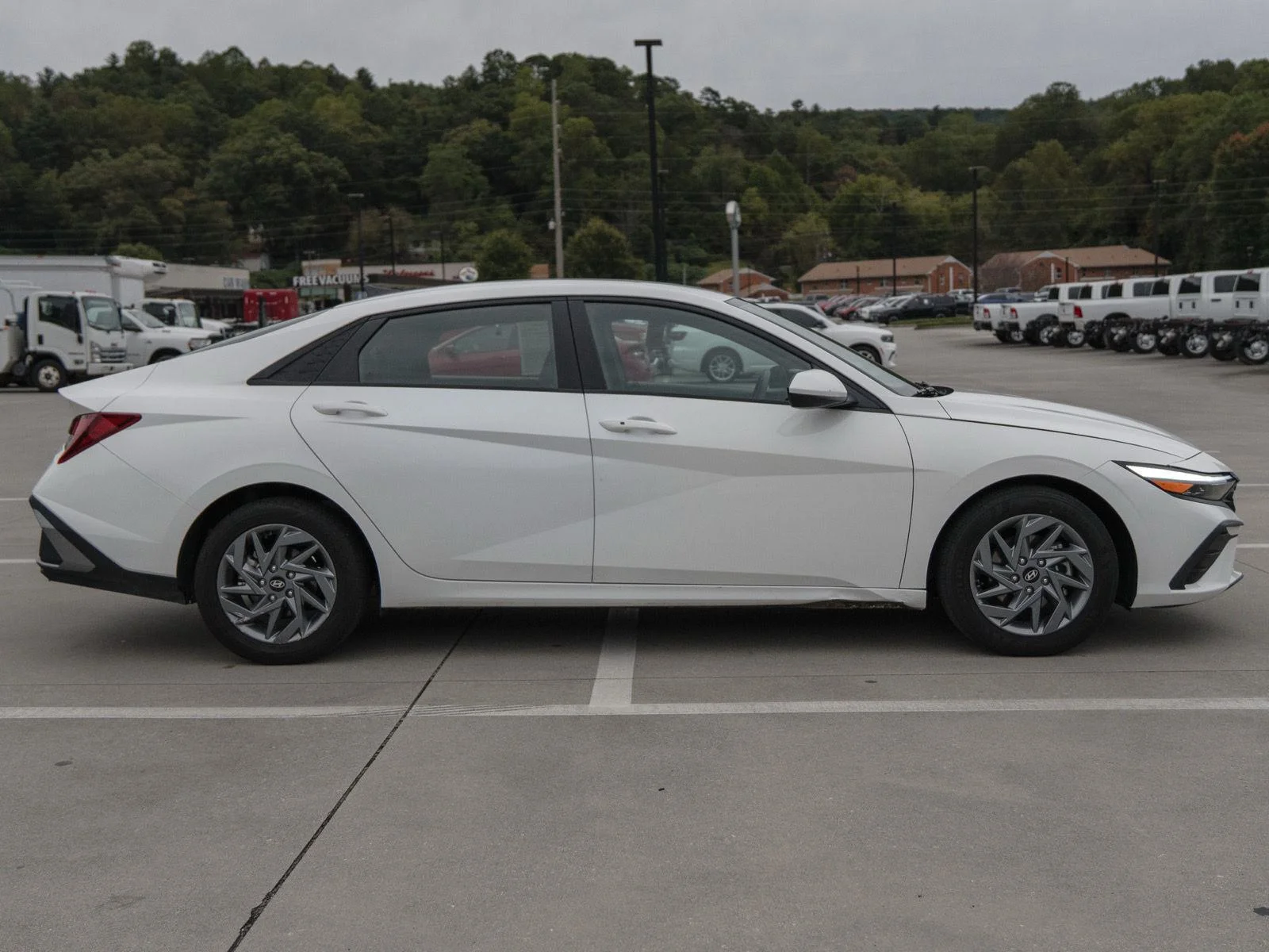Used 2024 Serenity White Hyundai SEL image 8