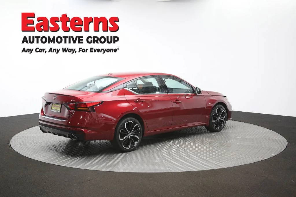 Used 2023 Red Nissan 2.5 SR image 42