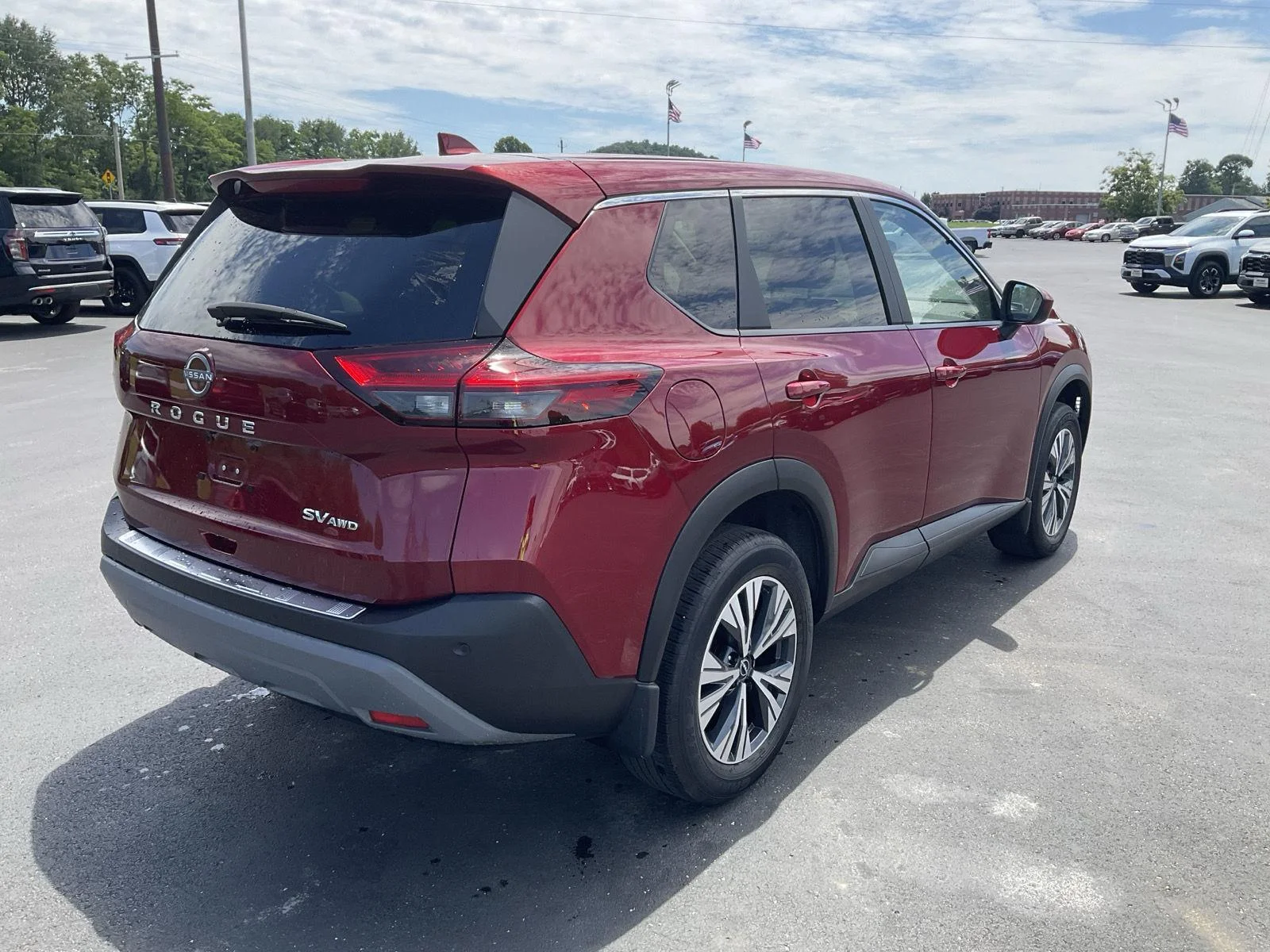 Used 2023 Scarlet Ember Tintcoat Nissan SV image 6