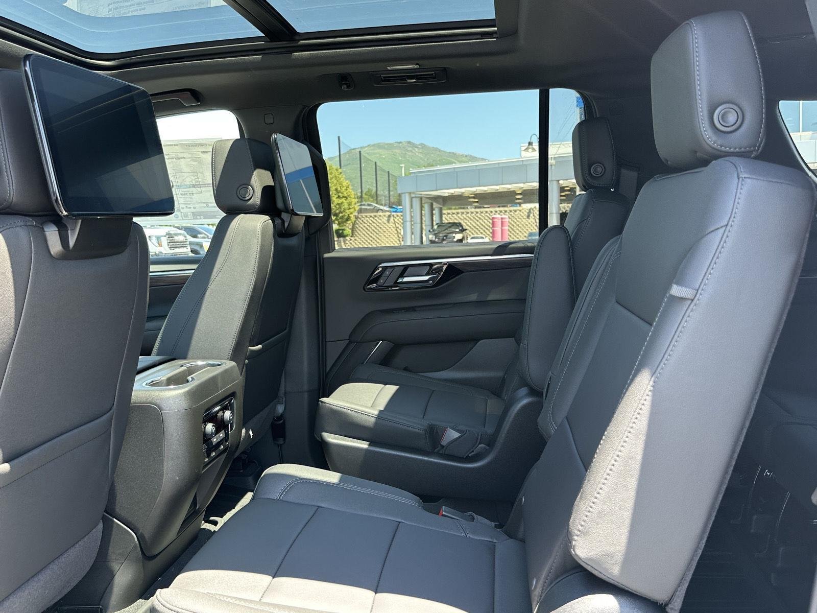 2026 Chevrolet Suburban Z71 - Photo 19