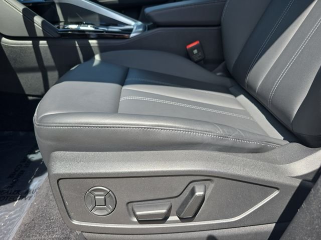Used 2025 White Audi 2.0T Premium image 32