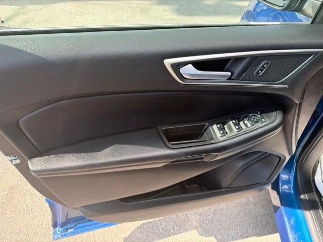 Used 2024 Atlas Blue Metallic Ford SEL image 16