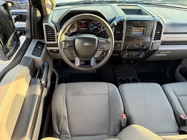 Used 2019 Oxford White Ford XLT image 35