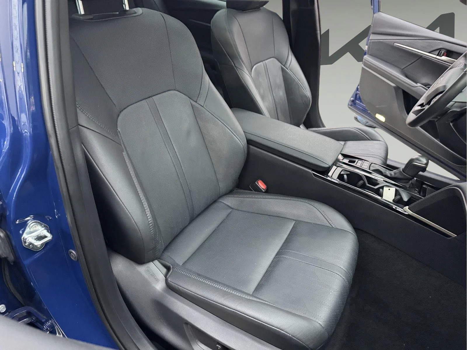 Used 2025 Reservoir Blue Toyota XSE image 33