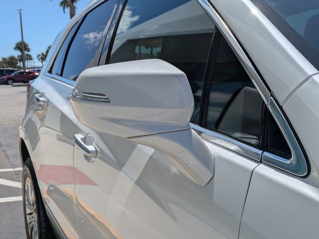 Certified Used 2025 Crystal White Tricoat Cadillac Luxury image 14