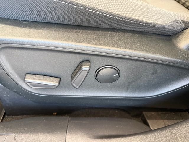 Used 2022 Black Metallic Ford SE image 20
