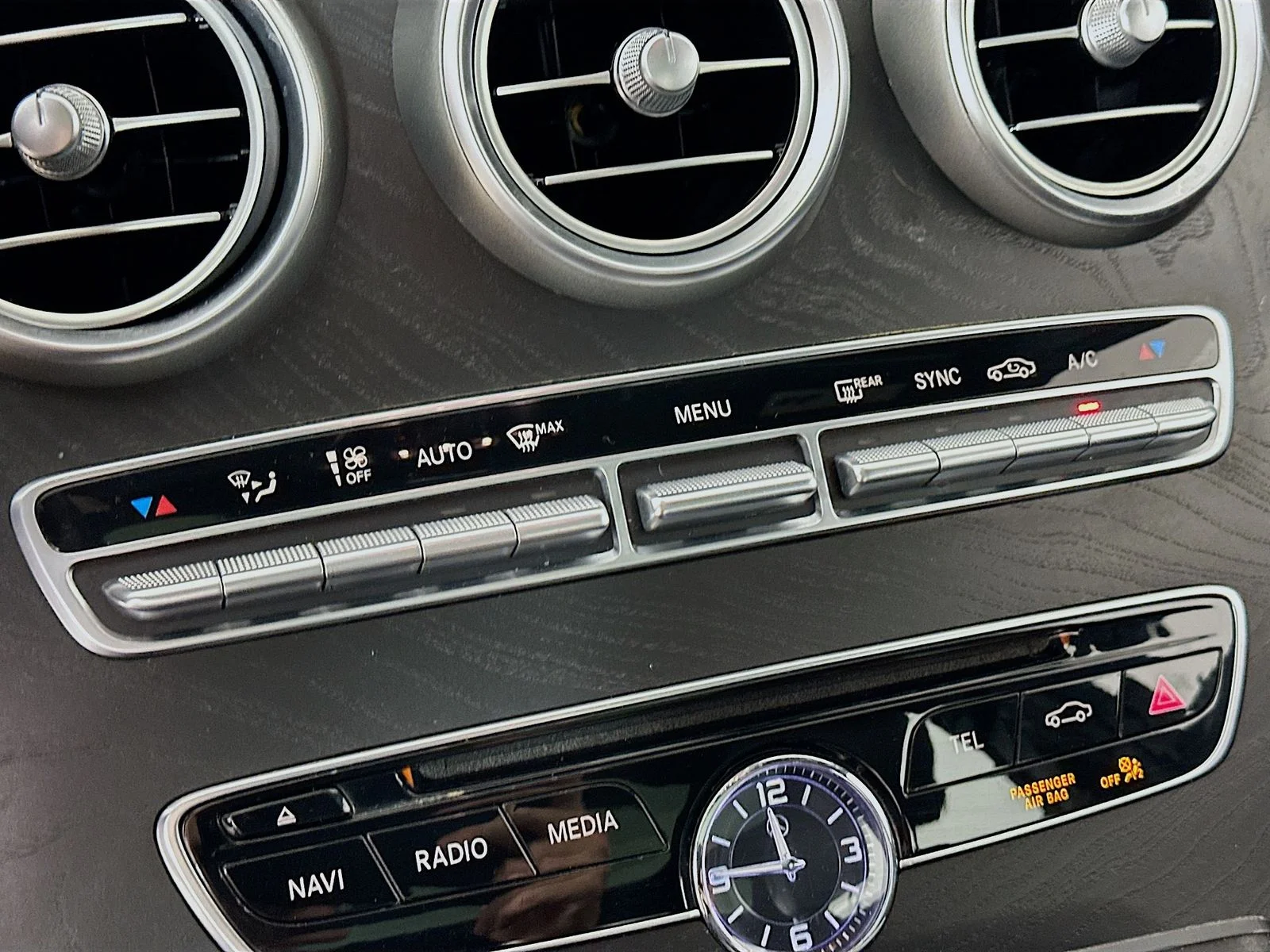 Used 2016  Mercedes-Benz  image 25