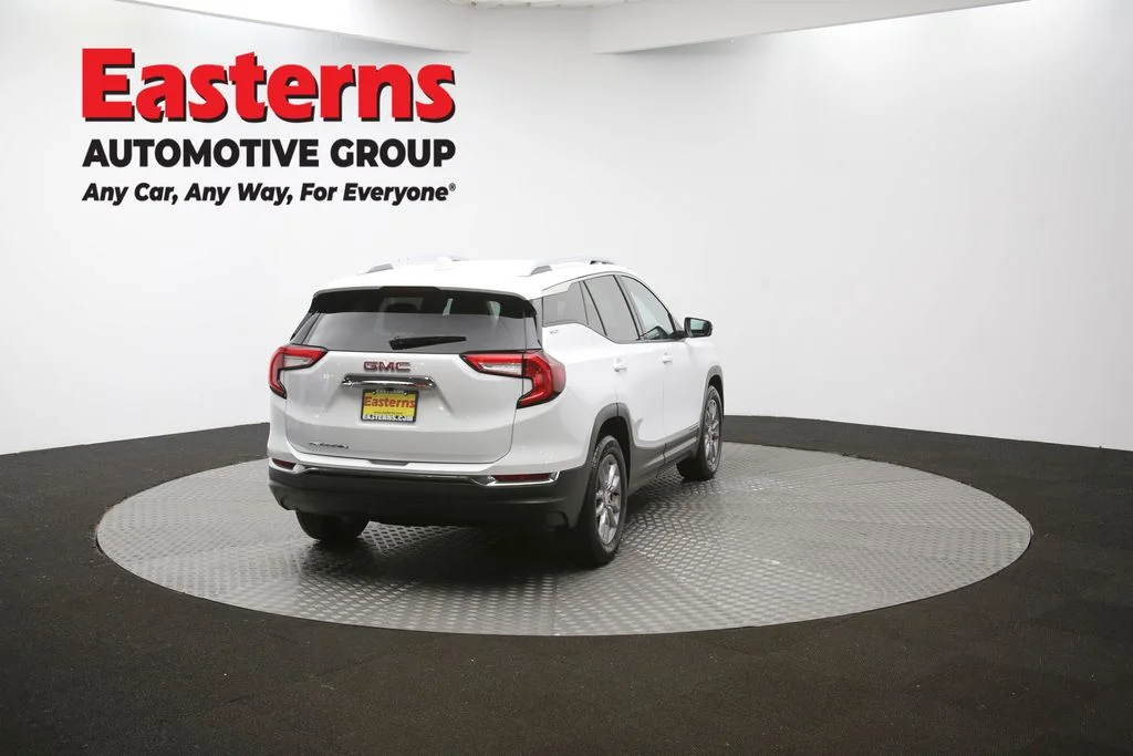 Used 2023 White GMC SLT image 41