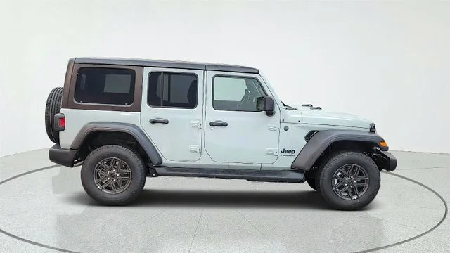 New 2027 Earl Clearcoat Jeep Sport S image 13
