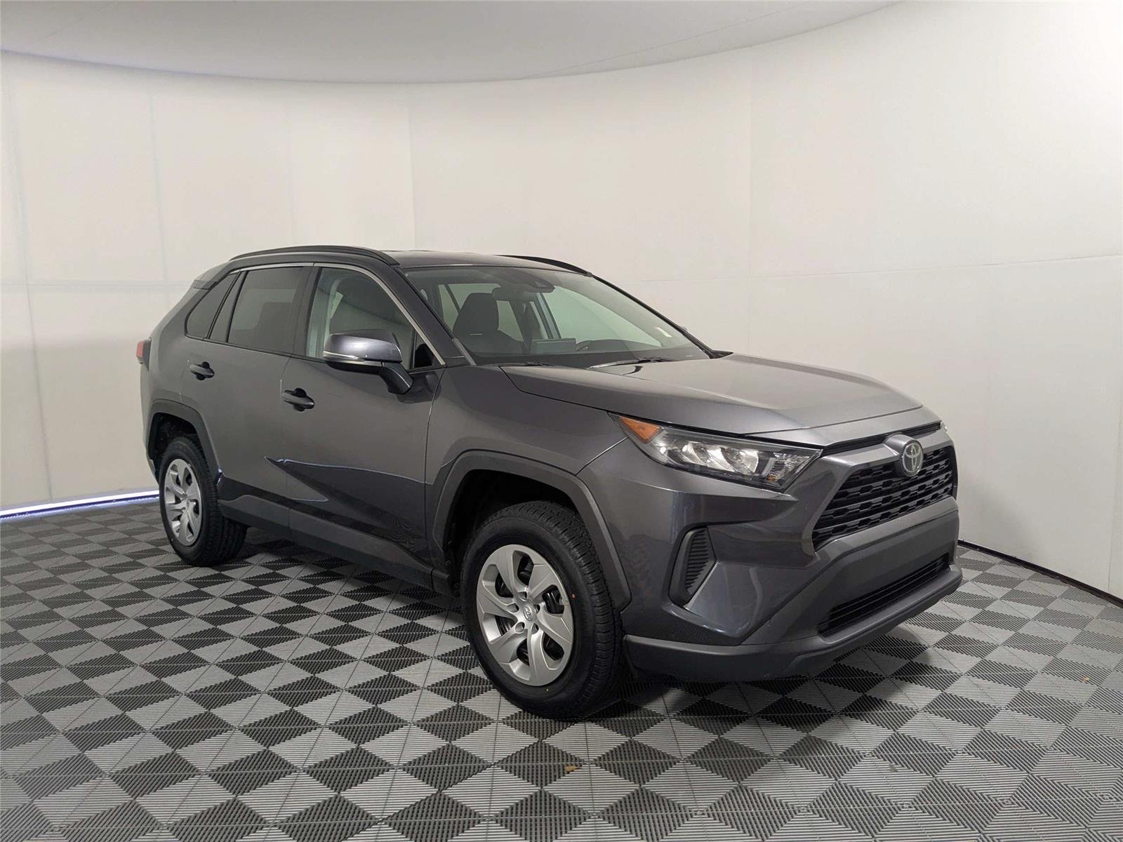 Used 2020 Magnetic Gray Metallic Toyota LE image 4
