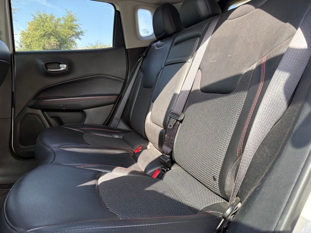 Used 2019 White Jeep Trailhawk image 11