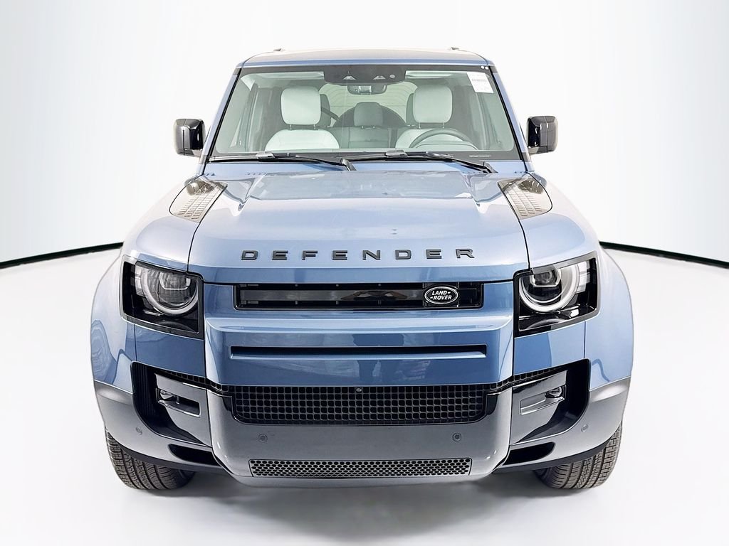 Used 2026 Tasman Blue Metallic Land Rover S image 2