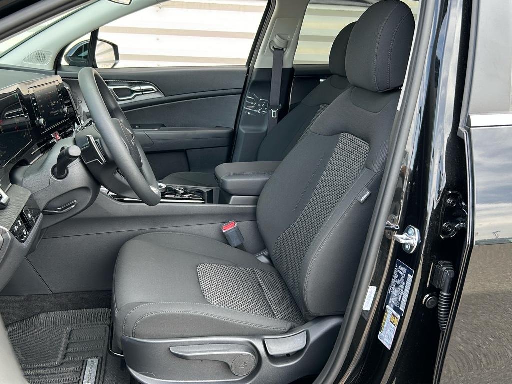 2025 Kia Sportage LX Hybrid - Photo 11