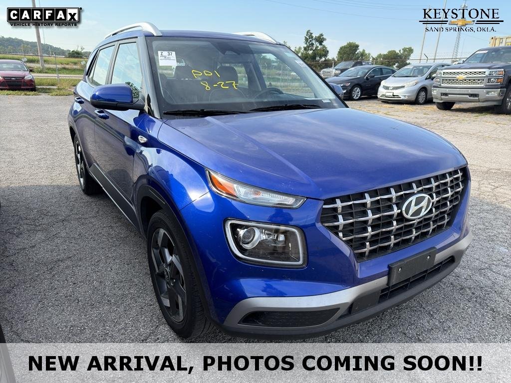 Used 2025 Blue Hyundai Limited image 1