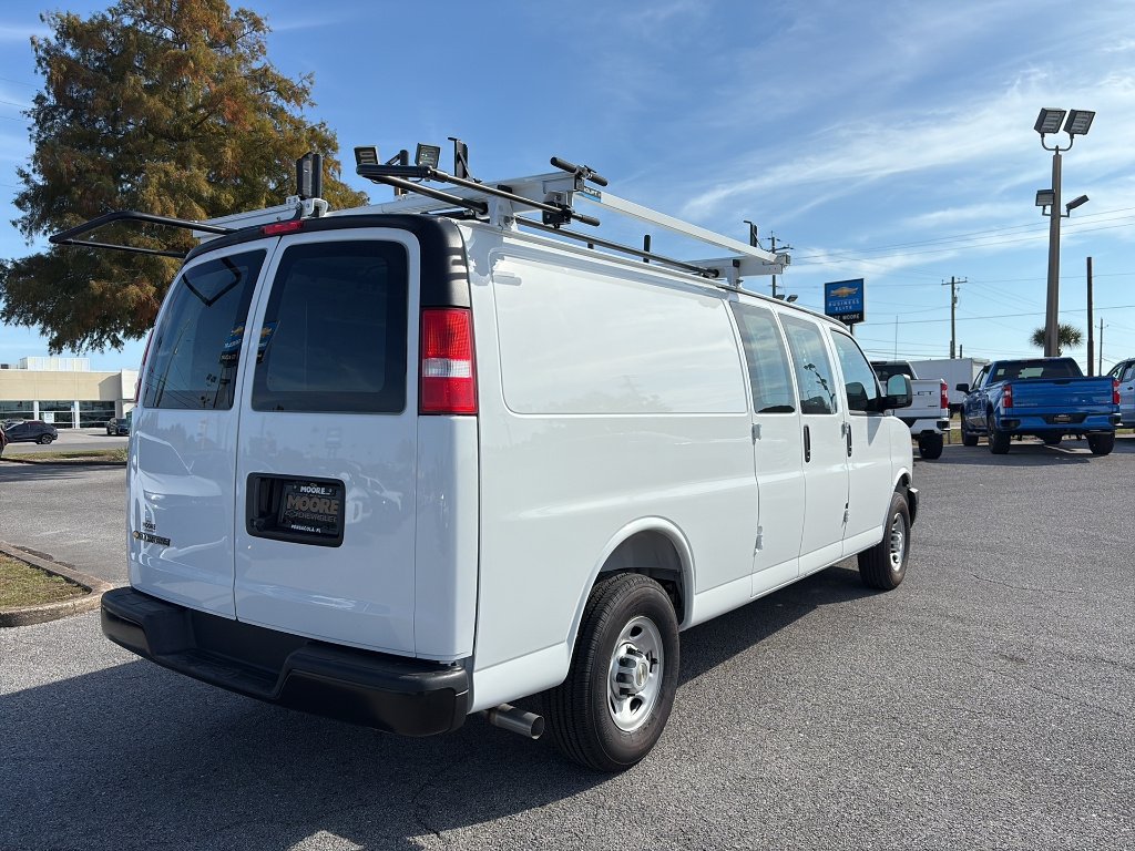 2025 Chevrolet Express Cargo Work Van - Photo 7