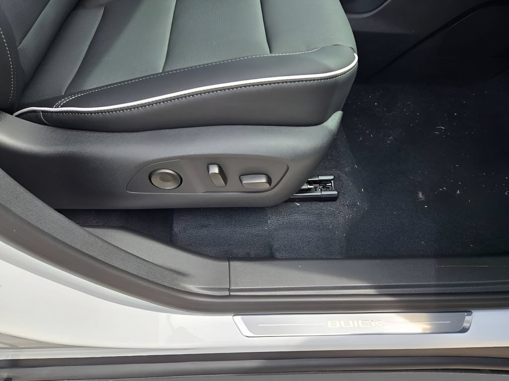 2026 Buick Enclave Preferred - Photo 8