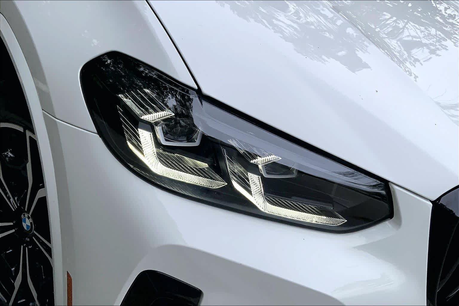 Used 2024 Alpine White BMW xDrive30i image 26