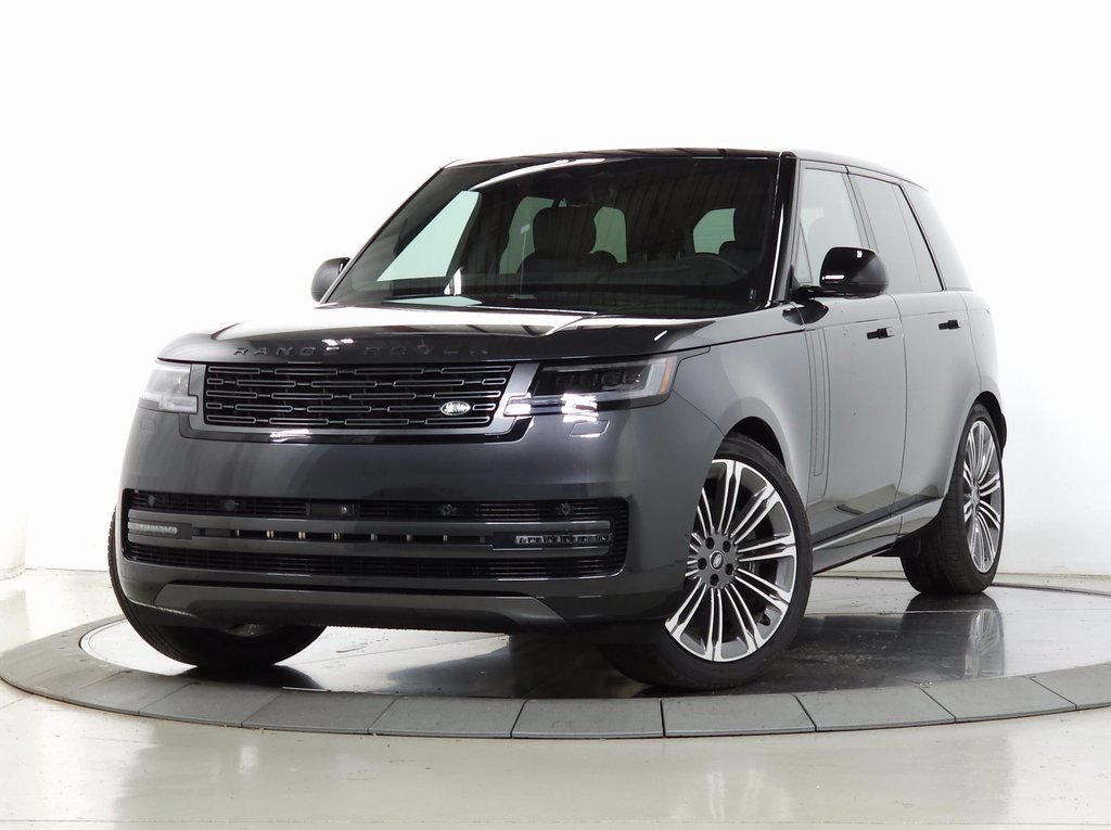 Courtesy Vehicle 2025 Land Rover Range Rover SE